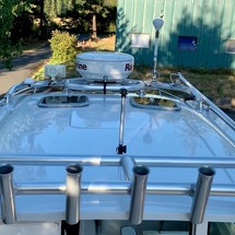 Glacier bay isle runner blue hull 2670