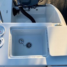 Glacier bay isle runner blue hull 2670