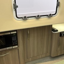 Regal 33 SAV
