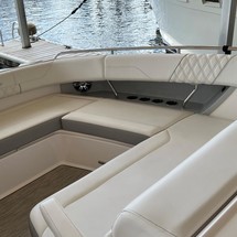 Regal 33 SAV