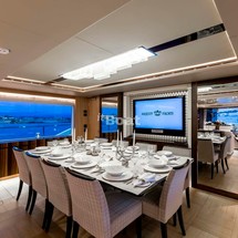 Majesty Yachts 110