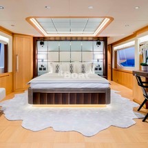 Majesty Yachts 110