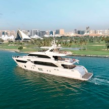 Majesty Yachts 110