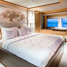 Majesty Yachts 110