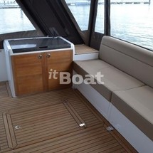 Sealine F490