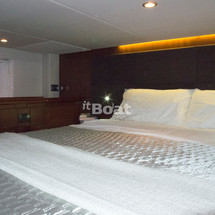 Sealine F490