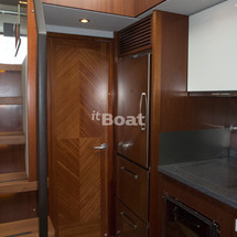 Sealine F490