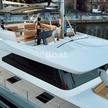 Luxury motor yacht pearl 60