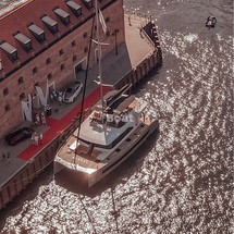 Luxury motor yacht pearl 60