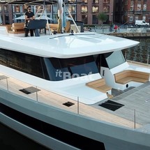 Luxury motor yacht pearl 60