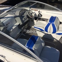 Bayliner 210 Deck Boat