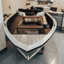 Windboat 4.6 DC EVO