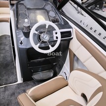 Slider 210