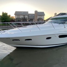 Sea Ray 450 Sundancer