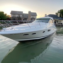 Sea Ray 450 Sundancer