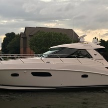 Sea Ray 450 Sundancer