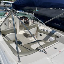 Sea Ray 220 Sundeck