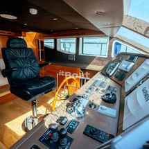 Majesty Yachts 105