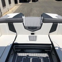 Super Air Nautique G23