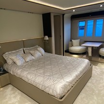 Azimut 80