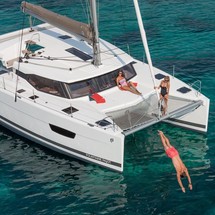 Fountaine Pajot Lucia 40