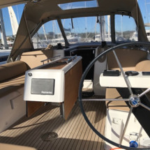 Dufour 390