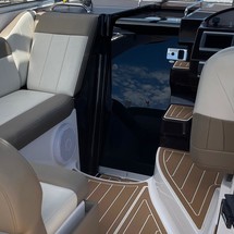 Regal 30 Express
