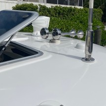 Boston Whaler 345 Conquest