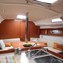 Beneteau Oceanis 37