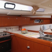 Beneteau Oceanis 37