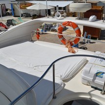 Azimut 46