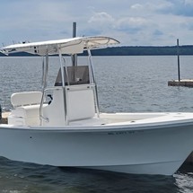 Hydra-sports bay bolt 2000 center console