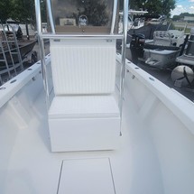 Hydra-sports bay bolt 2000 center console