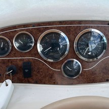 Sea ray 215 express cruiser