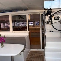 Lagoon 421