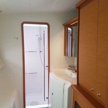 Lagoon 421