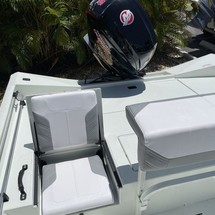 Crestliner 2000 Bay