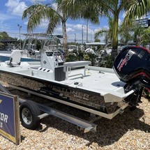 Crestliner 2000 Bay