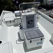Crestliner 2000 Bay