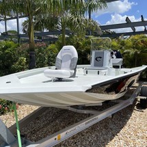 Crestliner 2000 Bay