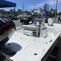 Crestliner 2000 Bay