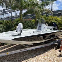 Crestliner 2000 Bay