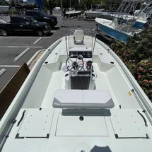 Crestliner 2000 Bay