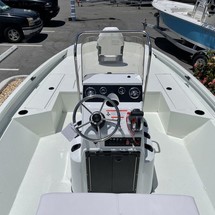 Crestliner 2000 Bay