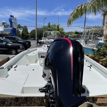 Crestliner 2000 Bay