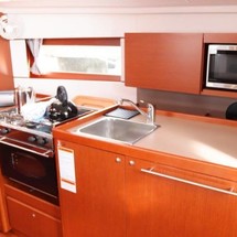 Beneteau Oceanis 38.1