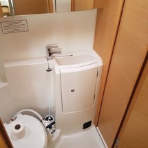 Lagoon 421