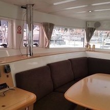 Lagoon 421