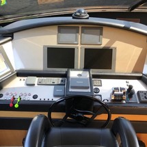 Ferretti 830