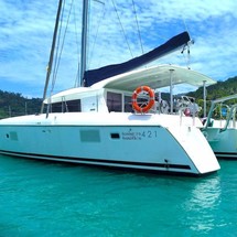 Lagoon 421
